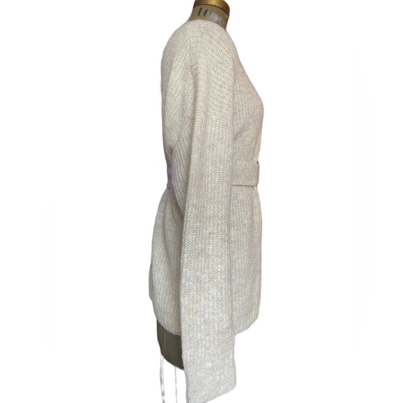 Aritzia Babaton - extremely soft Wool Sweater with Matching Belt - like new - Picture 7 of 12